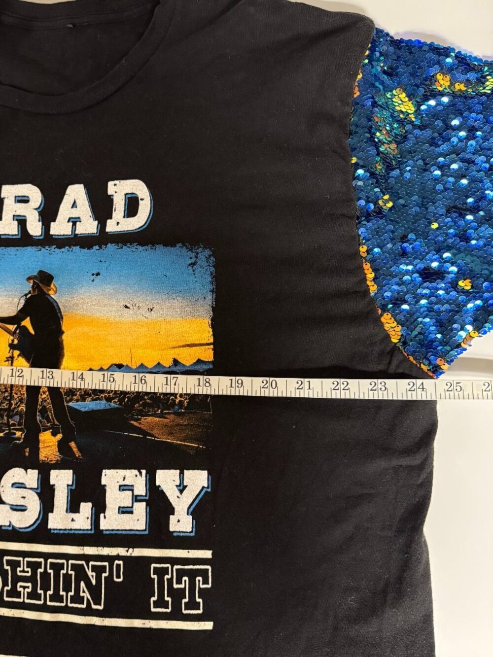 Brad Paisley Crushin It Tour Tee - Picture 9 of 10
